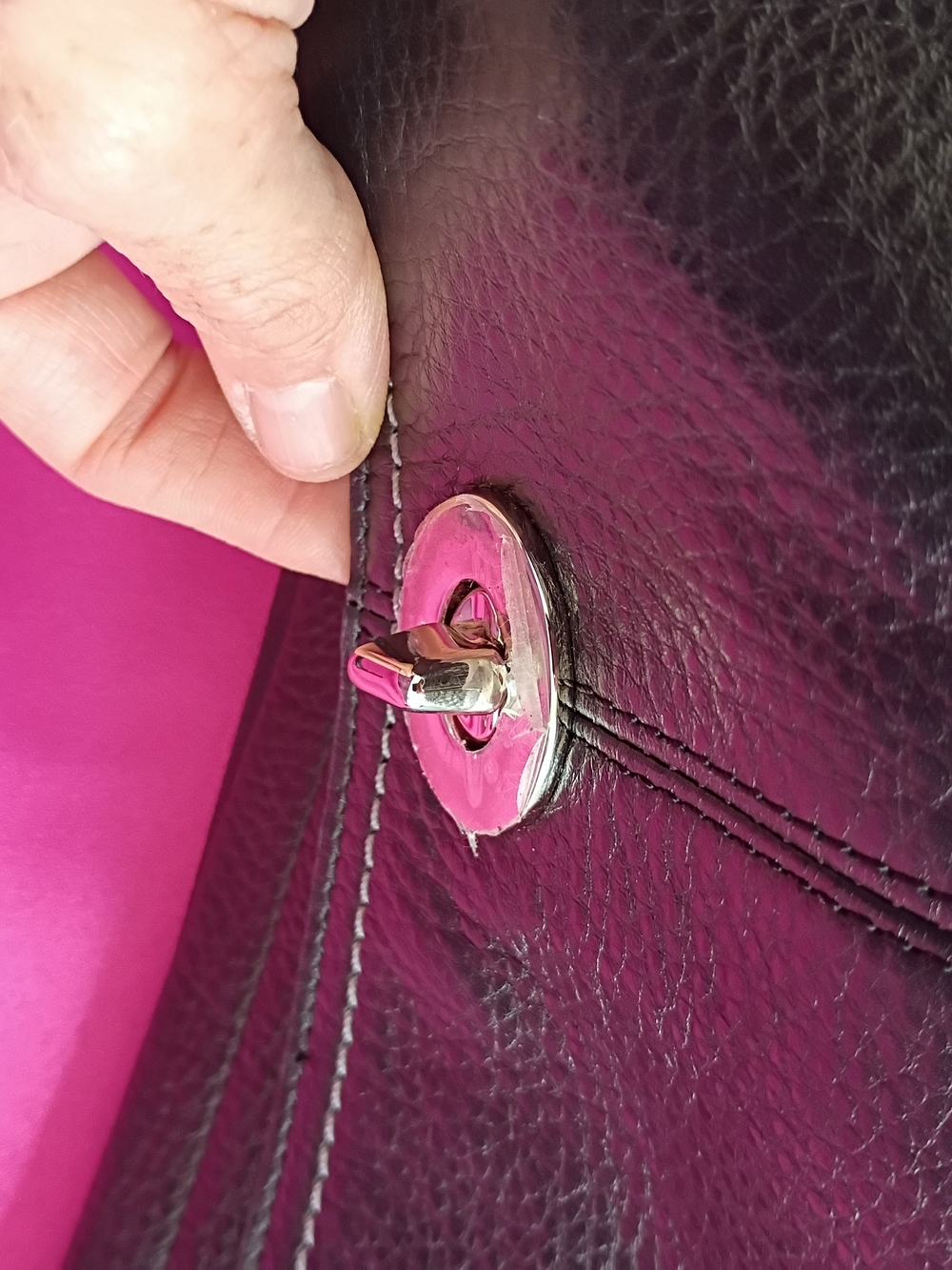 Coach Black Pebbled Leather Clutch with Turnlock Accent 🖤🖤 - Picture 4 of 14